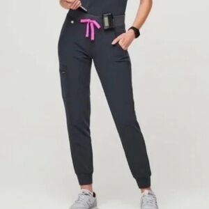 Figs Women's Charcoal Small Joggers with Pink Accent SET with Medium Top